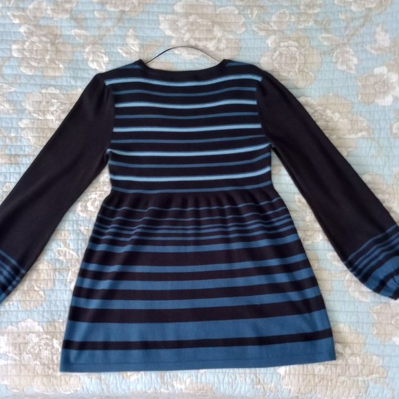 STYLE & CO SIZE MEDIUM BLUE AND BLACK TUNIC SWEATER Nice! - Picture 4 of 4
